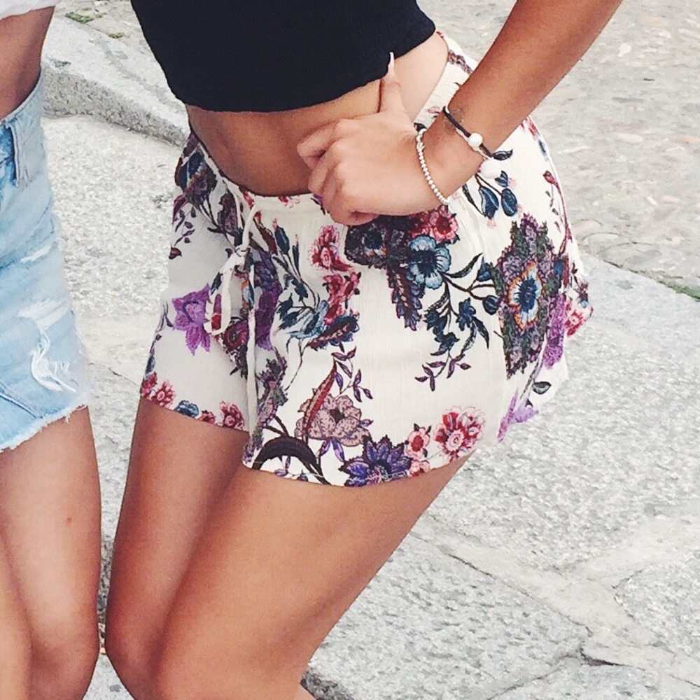 Aqua Flowy floral shorts
